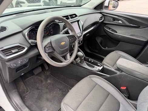 Used 2021 Chevrolet TrailBlazer LT w/ Convenience Package FWD image 24