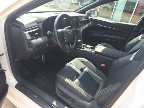 Used 2025 Toyota Camry SE FWD image 14