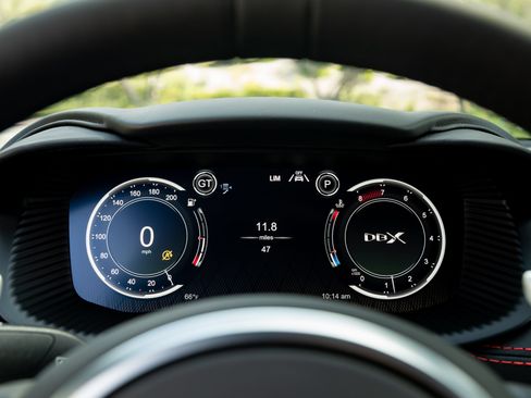 Used 2021 Aston Martin DBX AWD/4WD image 12