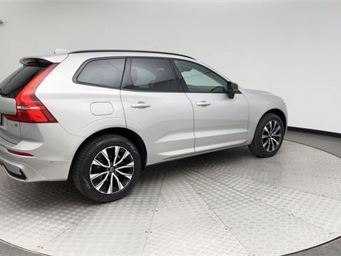 Certified 2025 Volvo XC60 B5 Plus image 2
