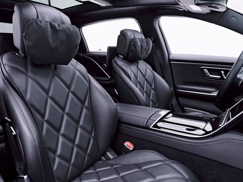 Used 2023 Mercedes-Benz Maybach S 580 4MATIC image 50