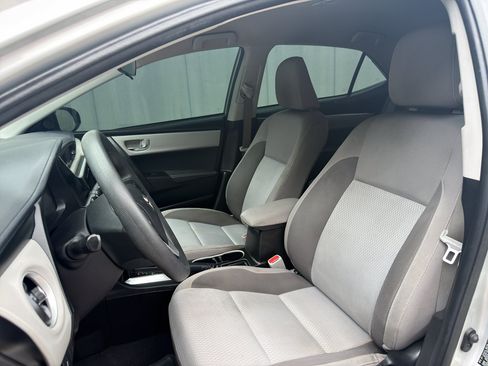 Used 2018 Toyota Corolla LE FWD image 11