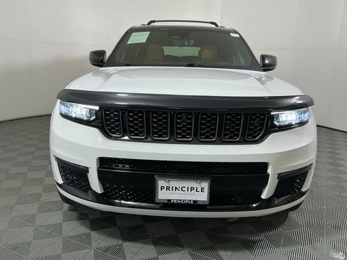 Used 2025 Jeep Grand Cherokee L Summit AWD/4WD image 4