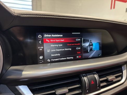 Used 2023 Alfa Romeo Stelvio Veloce image 26