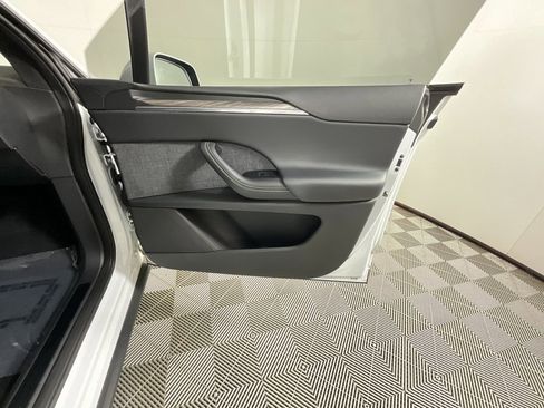 Used 2022 Tesla Model X image 21