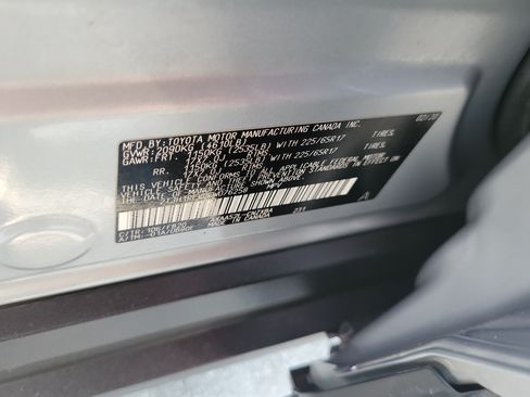 Used 2020 Toyota RAV4 LE FWD image 30