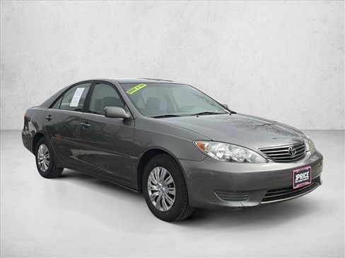 Used 2006 Toyota Camry LE image 3