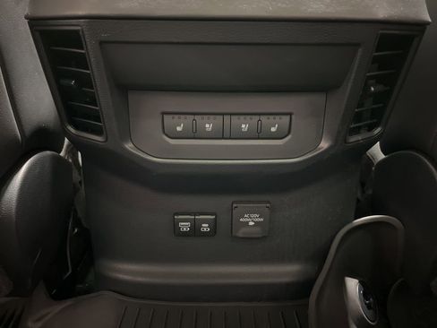 Used 2024 Toyota Tundra Platinum AWD/4WD image 20