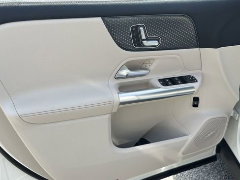 Certified 2025 Mercedes-Benz GLA 250 image 11