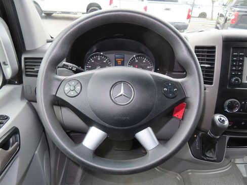 Used 2018 Mercedes-Benz Sprinter 2500 image 10