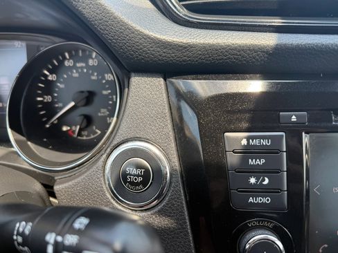 Used 2019 Nissan Rogue SV w/ Premium Package AWD/4WD image 23