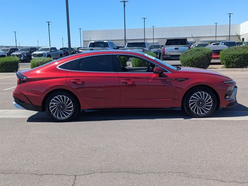 Used 2025 Hyundai Sonata Limited FWD image 6