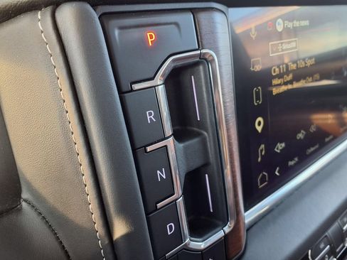 Used 2024 GMC Yukon XL Denali Ultimate AWD/4WD image 18