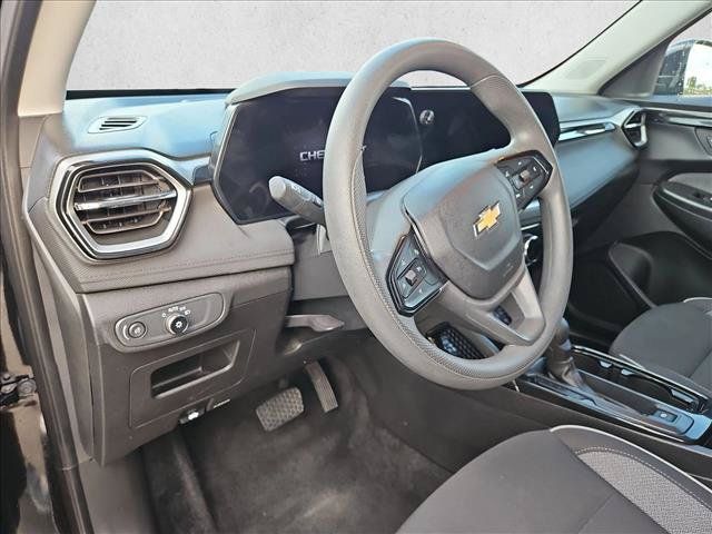 Used 2025 Chevrolet TrailBlazer LT FWD image 10