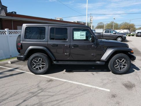 New 2025 Jeep Wrangler Unlimited Sahara AWD/4WD image 2