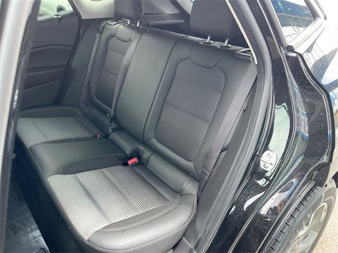 Certified 2025 Chevrolet Trax LT w/ LT Convenience Package image 22