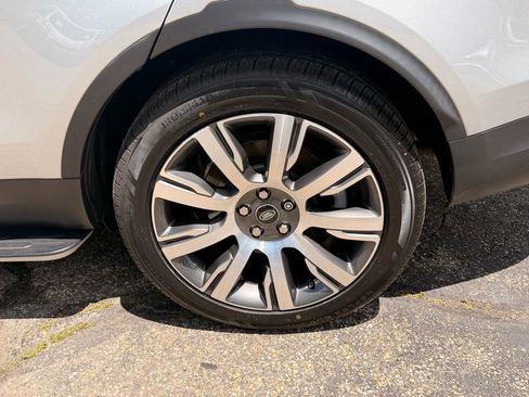 Used 2019 Land Rover Discovery HSE AWD/4WD image 15