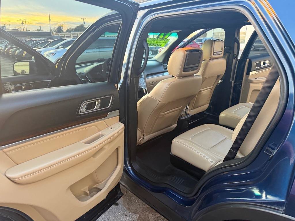 Used 2017 Ford Explorer Limited w/ Equipment Group 301A FWD image 12