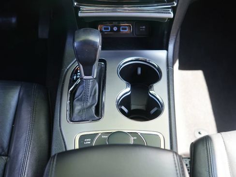 Used 2021 Jeep Grand Cherokee Limited w/ Premium Lighting Group AWD/4WD image 22