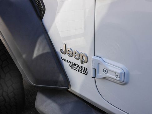 Used 2018 Jeep Wrangler Unlimited Sport S image 11