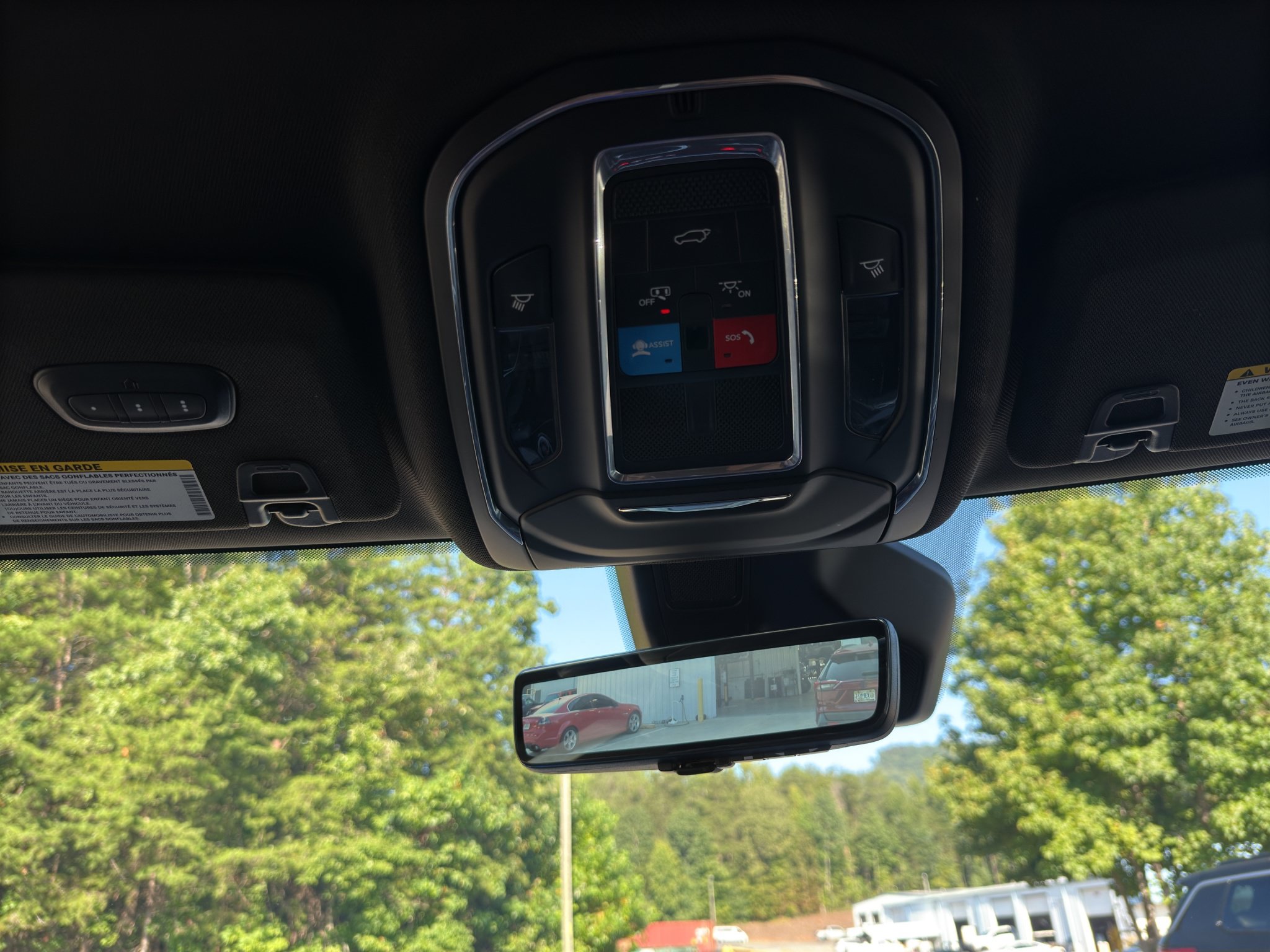 Used 2022 Jeep Grand Cherokee Trailhawk w/ Luxury Tech Group III AWD/4WD image 29