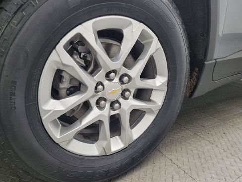 Used 2021 Chevrolet Traverse LT image 31