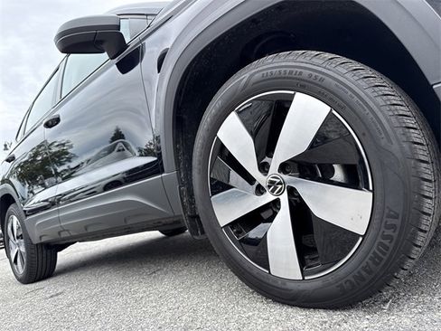 Used 2025 Volkswagen Taos S image 11