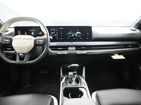 New 2026 Kia K4 EX FWD image 32