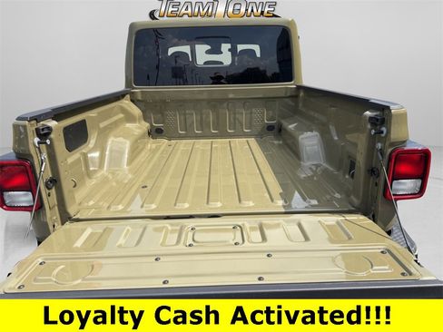 New 2025 Jeep Gladiator Sport image 30