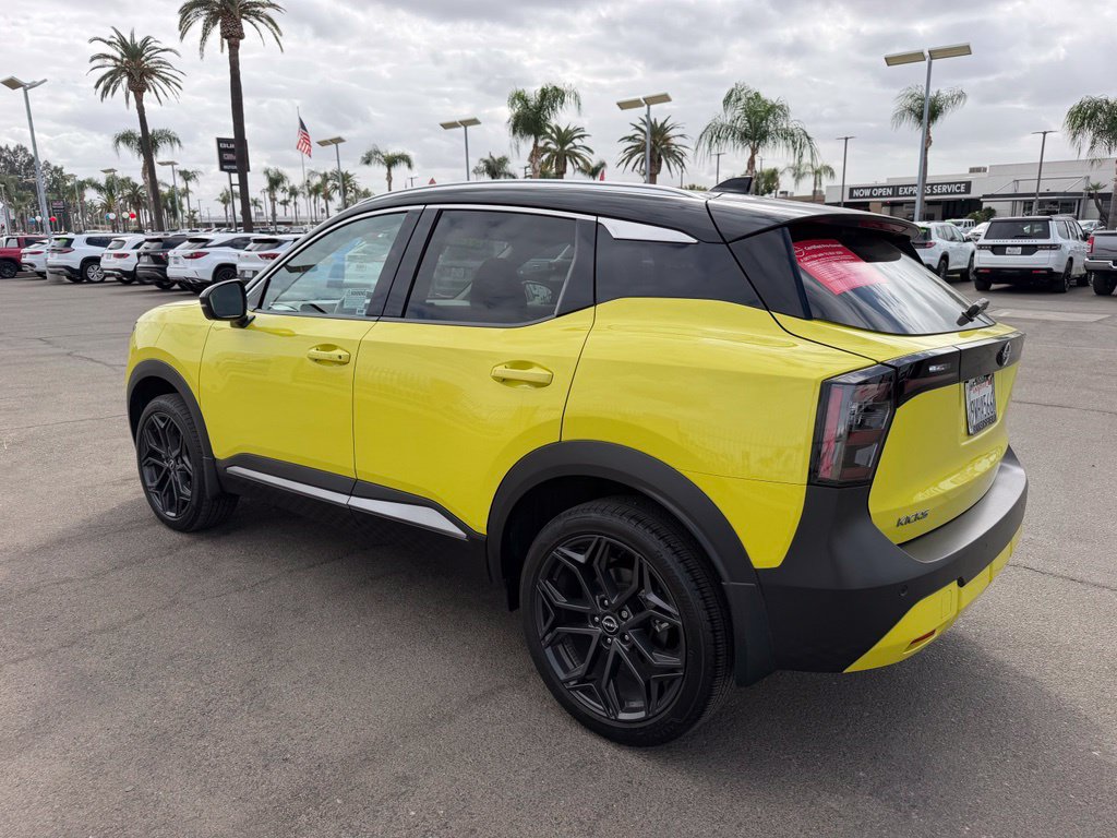 Certified 2025 Nissan Kicks SR FWD image 4