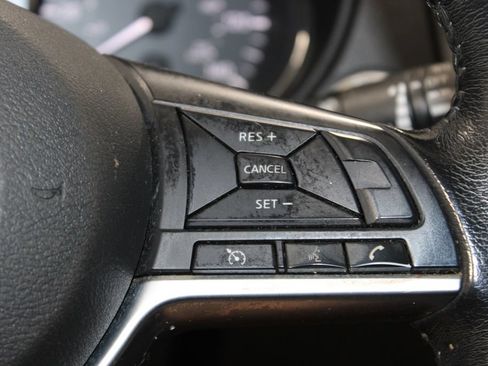 Used 2020 Nissan Rogue SV AWD/4WD image 32