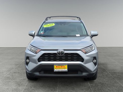 Used 2021 Toyota RAV4 XLE Premium image 8
