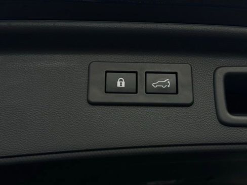 Used 2024 Subaru Forester Premium image 12