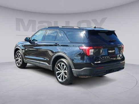 Certified 2025 Ford Explorer ST-Line AWD/4WD image 3