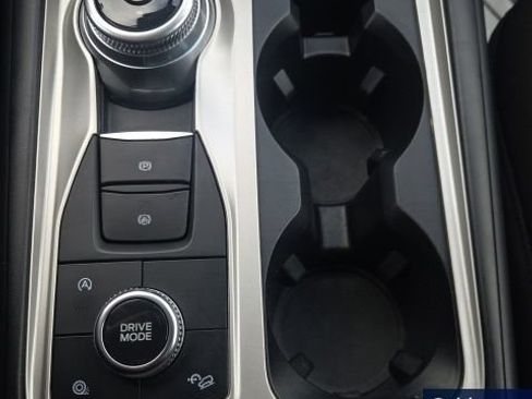 Used 2024 Ford Explorer XLT AWD/4WD image 36