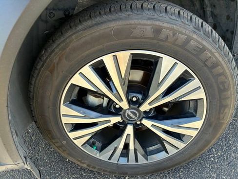 Certified 2023 Nissan Rogue SV FWD image 10