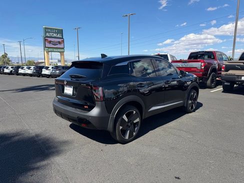 Used 2025 Nissan Kicks SR image 5