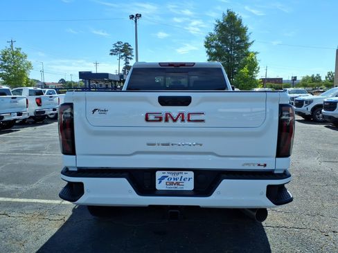 New 2026 GMC Sierra 2500 AT4 w/ AT4 Premium Plus Package AWD/4WD image 4