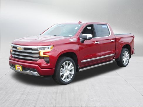 Certified 2025 Chevrolet Silverado 1500 High Country AWD/4WD image 3