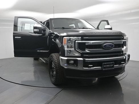 Used 2022 Ford F250 XLT w/ XLT Premium Package AWD/4WD image 28