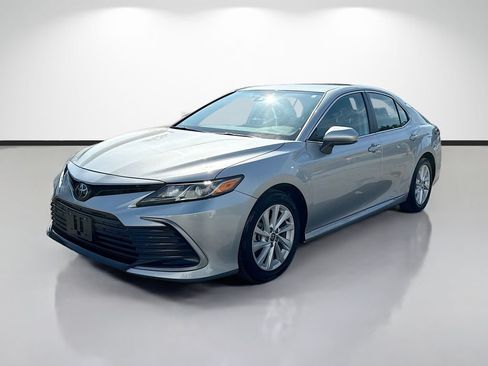 Used 2024 Toyota Camry LE FWD image 7