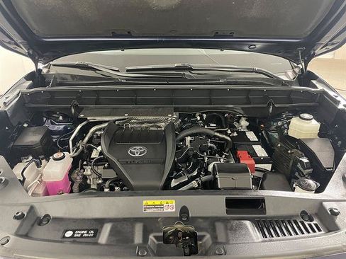 Certified 2024 Toyota Highlander XLE AWD/4WD image 23