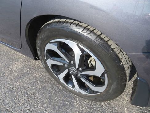 Used 2017 Honda Accord EX-L image 10