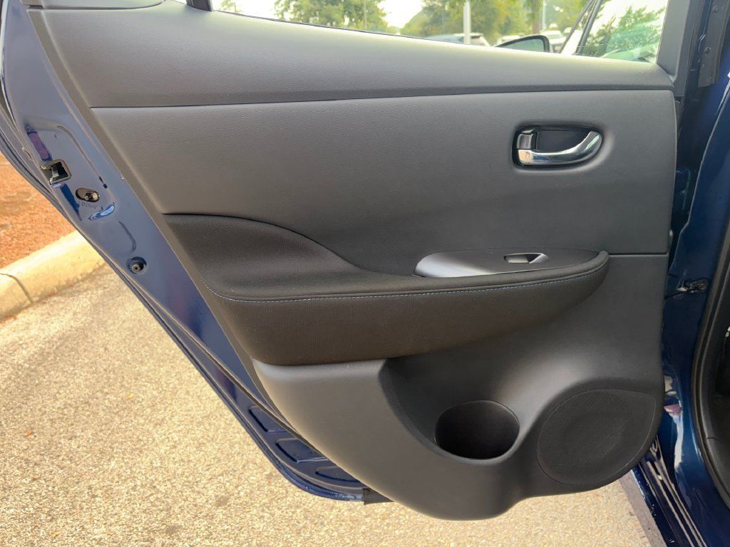 Used 2025 Nissan Leaf S FWD image 28
