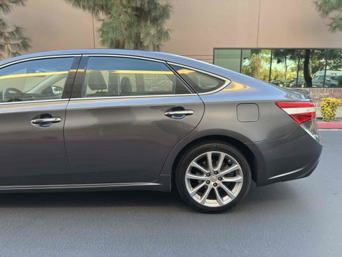 Used 2014 Toyota Avalon Limited image 17