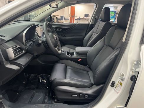 Used 2025 Subaru Outback Limited image 12