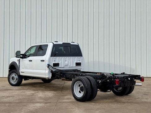 New 2026 Ford F550 4x4 Crew Cab image 3