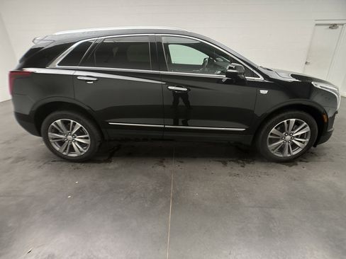 Used 2025 Cadillac XT5 Premium Luxury image 11