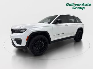 Used 2025 Jeep Grand Cherokee Limited w/ Black Appearance Package video 2