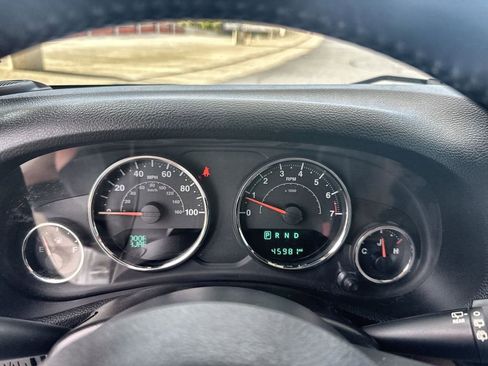 Used 2016 Jeep Wrangler Unlimited Rubicon w/ Connectivity Group image 4